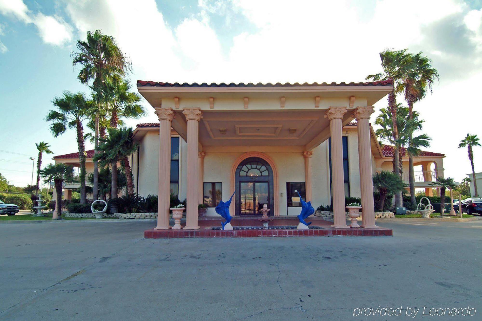 Super 8 By Wyndham Corpus Christi Northwest Motel Exterior photo